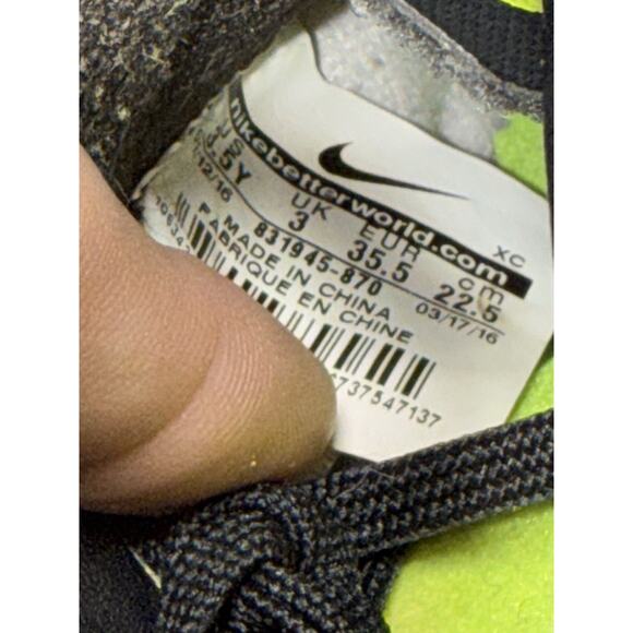 Nike Mercurial Victory Soccer Cleats Kids Size 3.5Y Black Orange Shoe 831945-870 - Picture 9 of 9